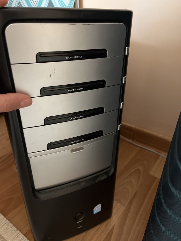 Компьютер работающий