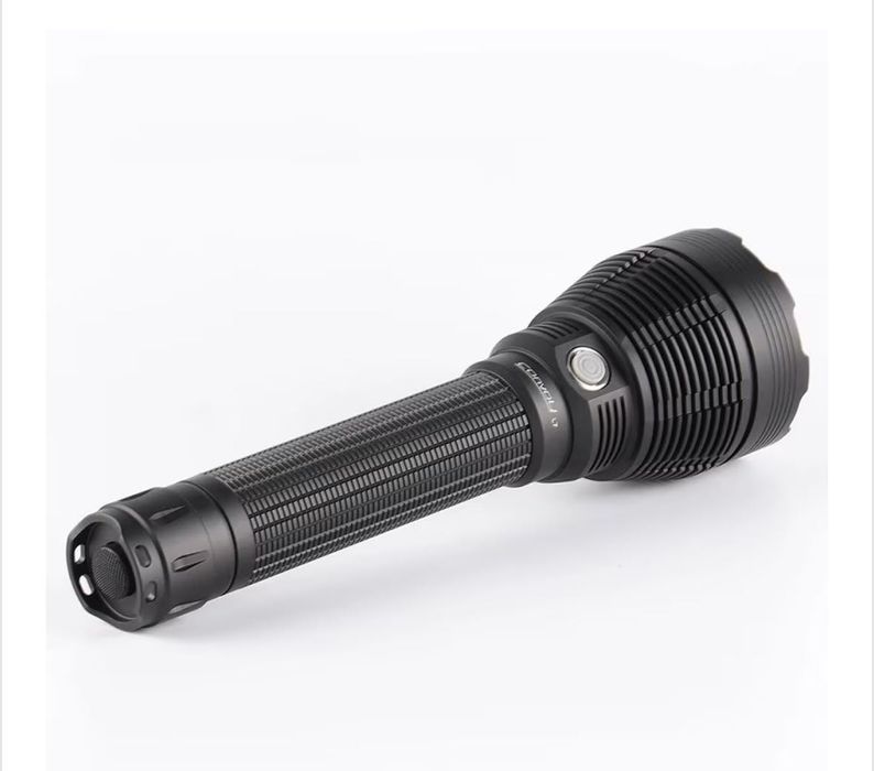 Продавам фенер convoy l7