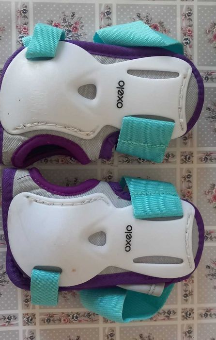 Casca si set complet de protectie role/skate pentru copii (Decathlon)