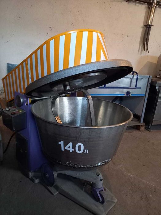 Продам тестомес на 140 литров