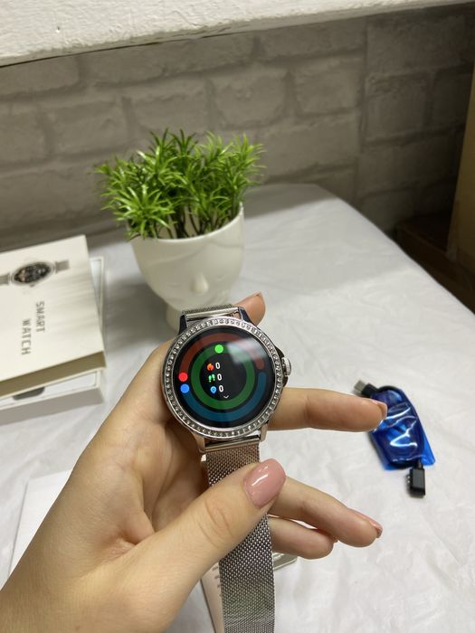 Elegance – интелигентен дамски часовник с Bluetooth и известия