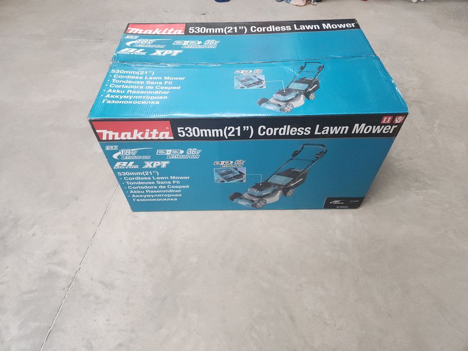 Акумулаторна косачка Makita DLM530Z