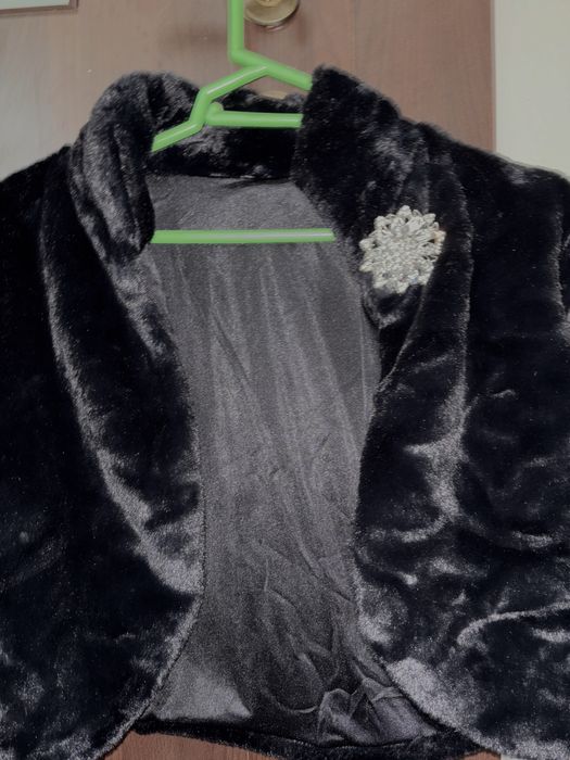 Haina de blana, neagra