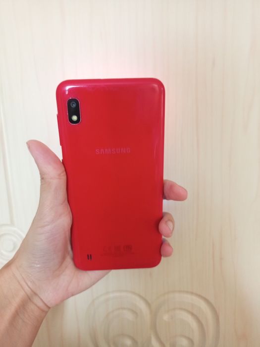 Продам смартфон Samsung A10