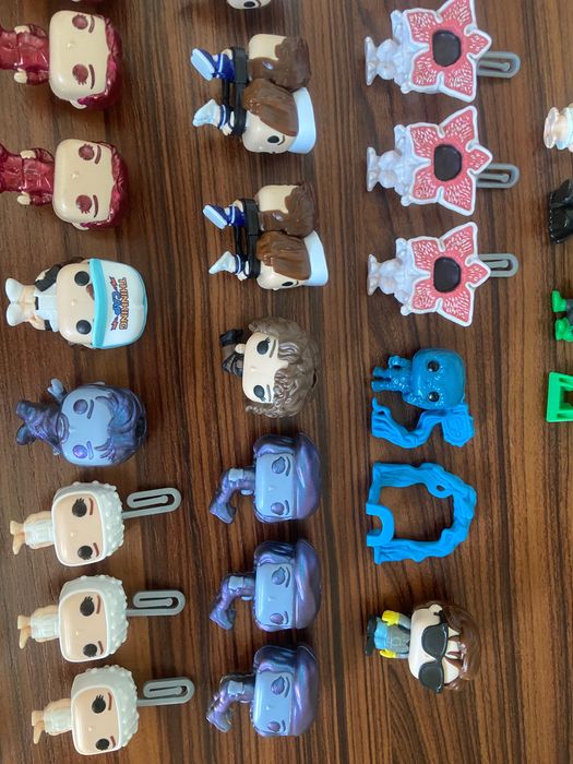 Фигурки из kinder joy stranger things