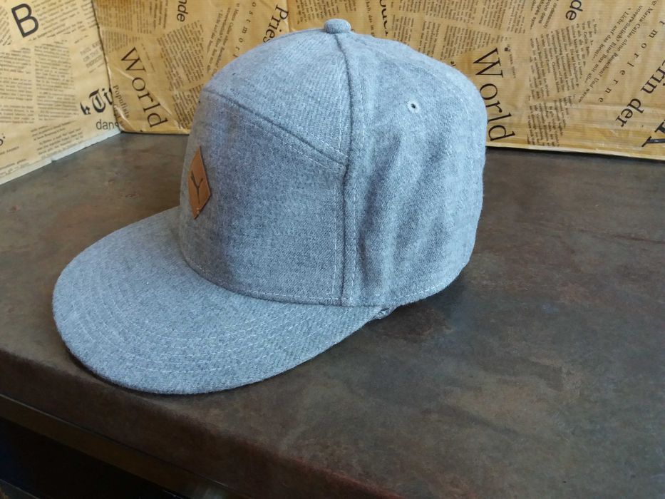 мъжка шапка с козирка Puma зимна жокейка пума,Нова!