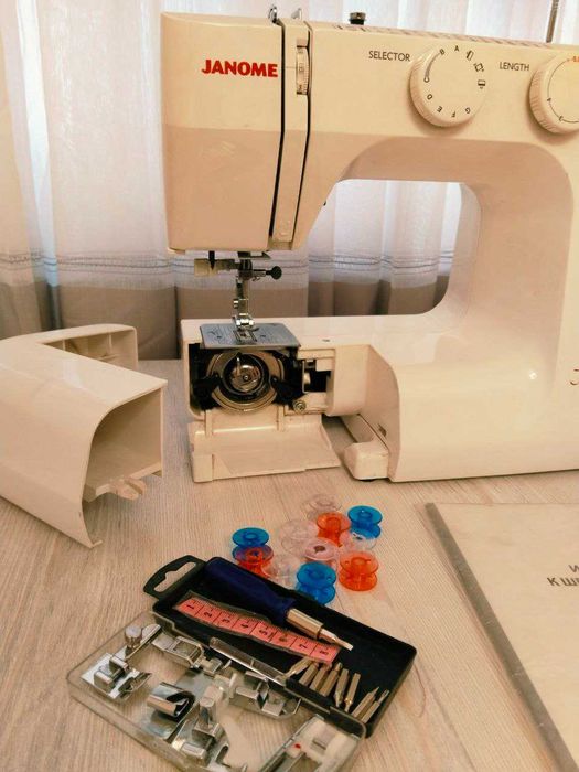 Продаю швейную машину JANOME