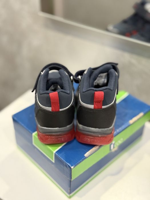 Боти Kinetix нови 24 номер