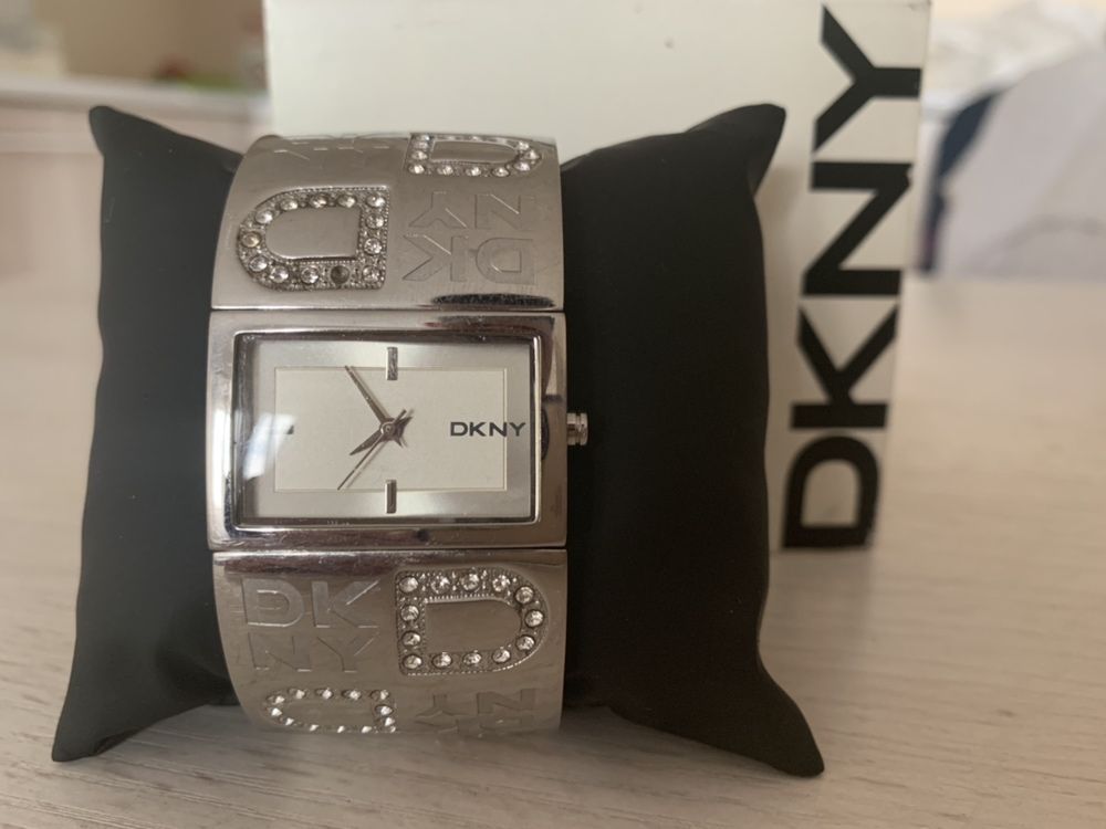 Часы DKNY (оригинал)