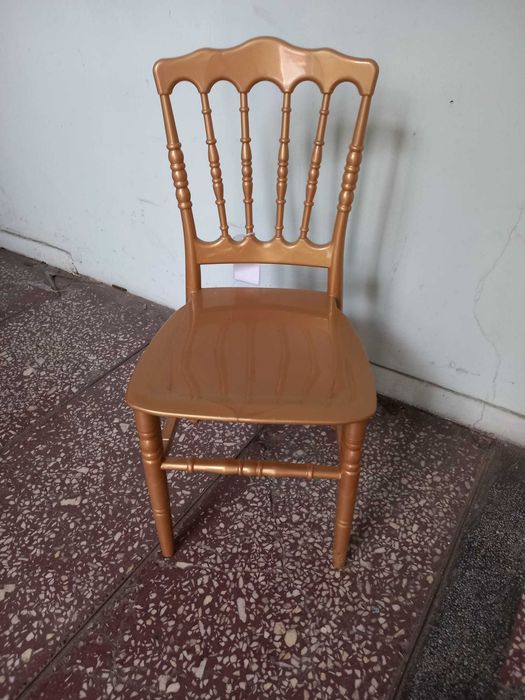 Scaun tiffany auriu 1 bucata argintiu 1 bucata ivoire 1 bucata