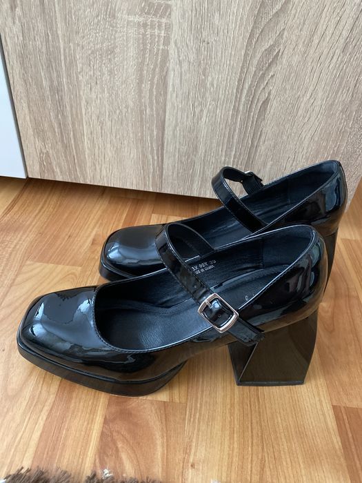 Дамски обувки и,боти и ботуши