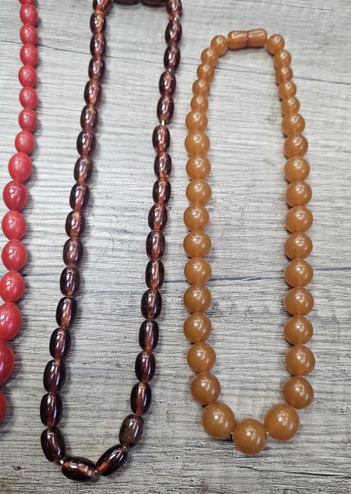 Кехлибарени стари  гердани.