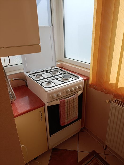 Vând apartament 2 camere decomandat, Republicii Mega Image, stradal.