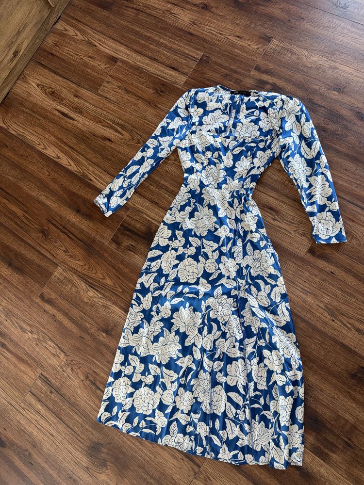 Zara рокля с етикет