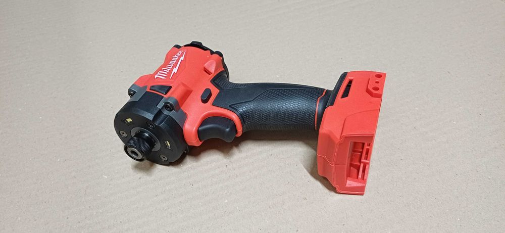 Milwaukee impact m18