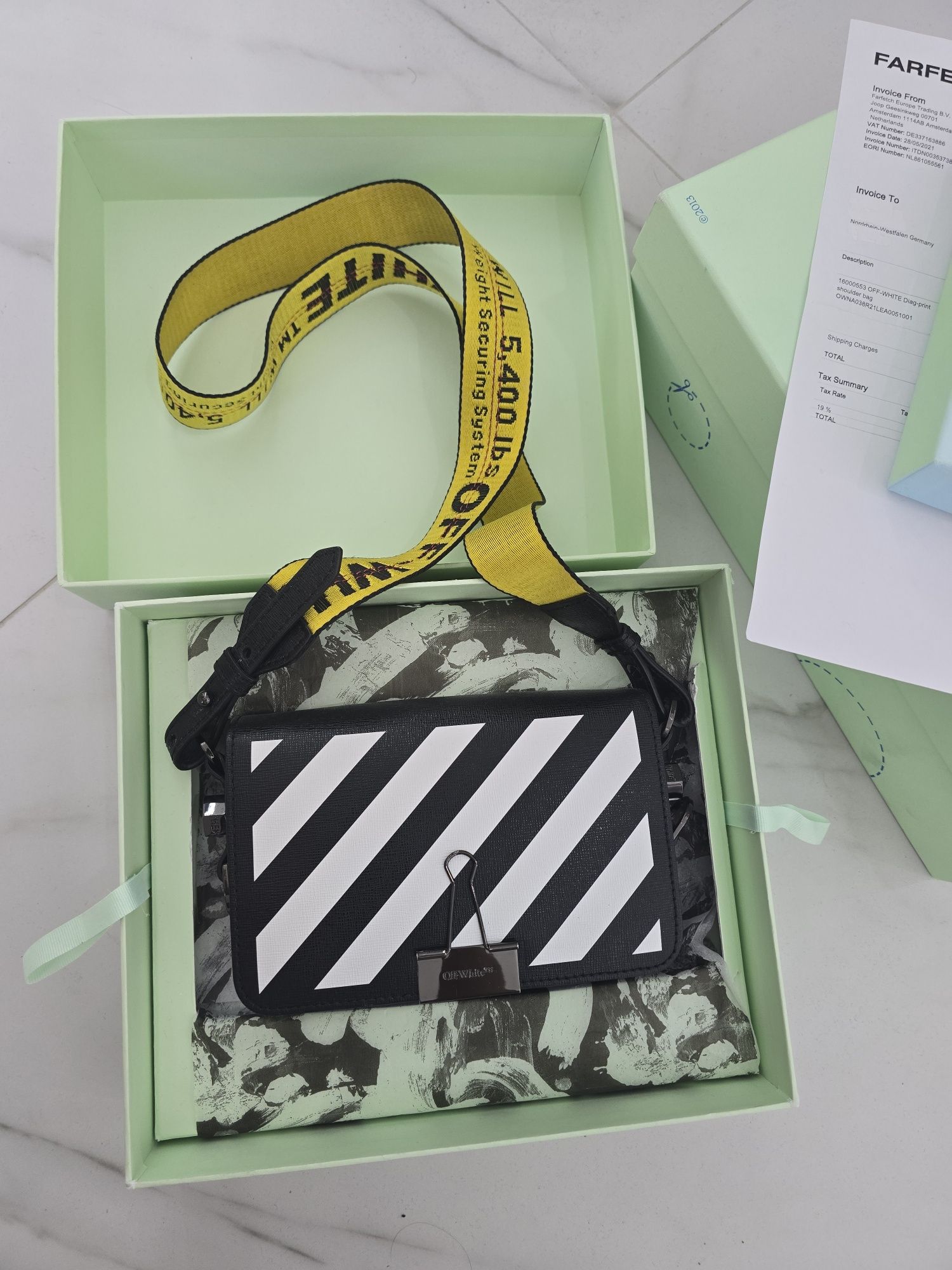 Две чанти off-white и колан
