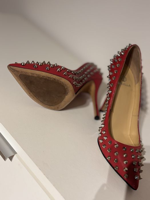 Pantofi roșii cu ținte – mărimea 37 – stare foarte bună