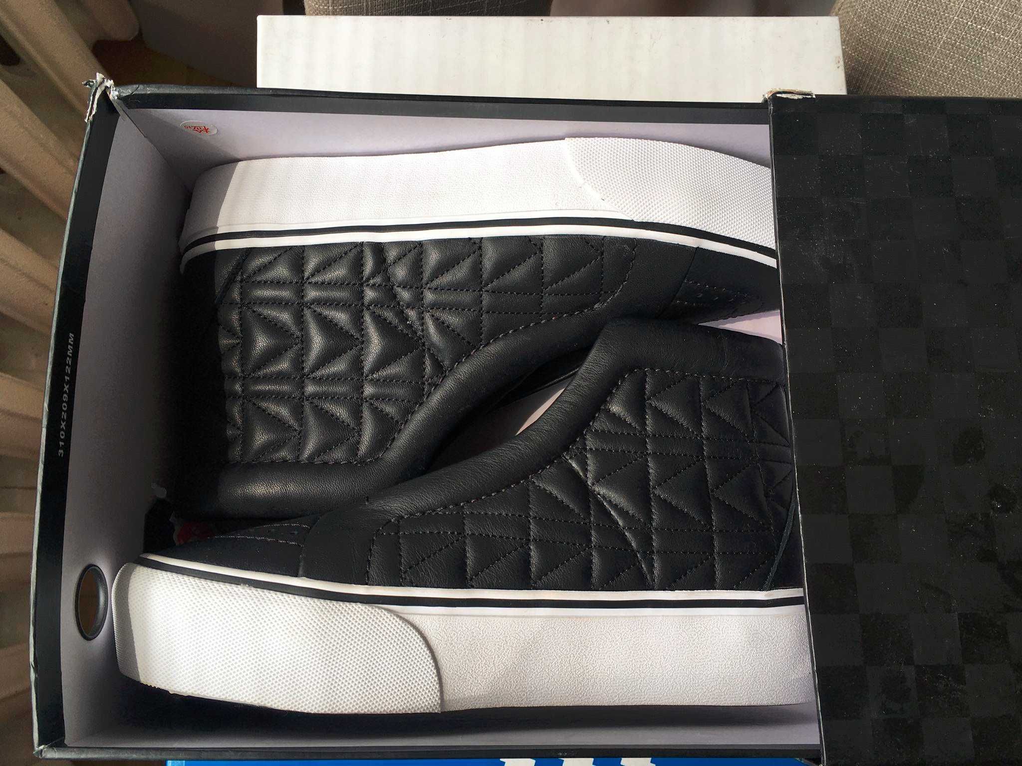 VANS X KARL LAGERFELD модел SK8-HI кецове, нови, в кутия, 38 номер