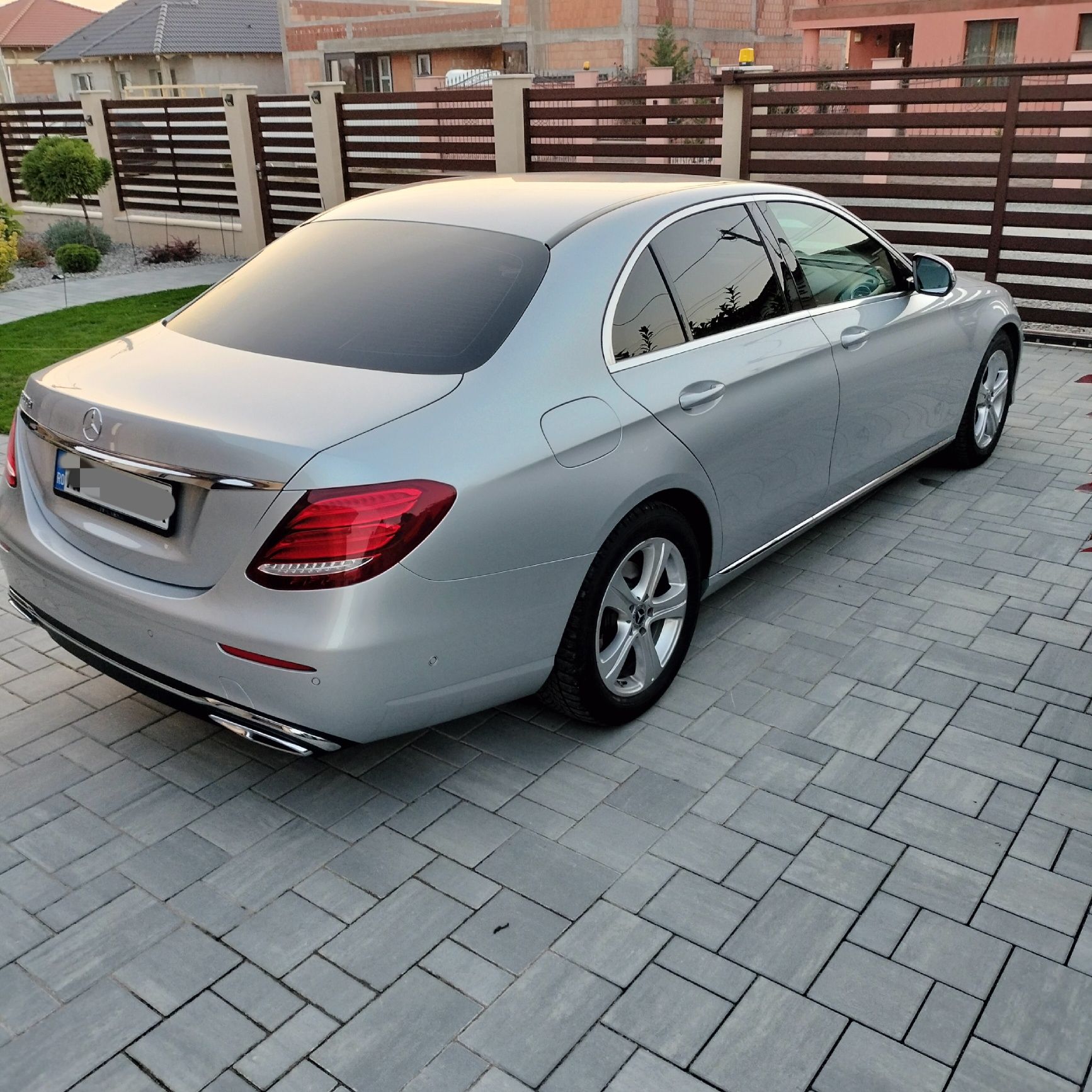 Mercedes-Benz W213 E200  Istoric complet, întreținut la reprezentanță