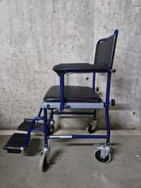Инвалиден стол за баня