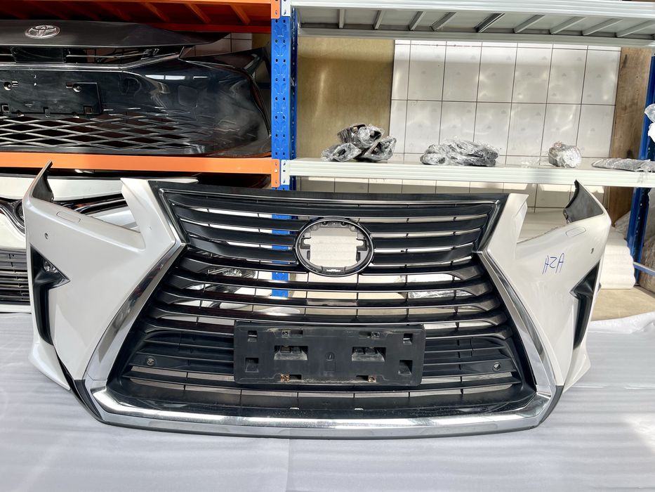 Передний бампер на Lexus RX350 RX300 RX450h Лексус Рх350 Рх300