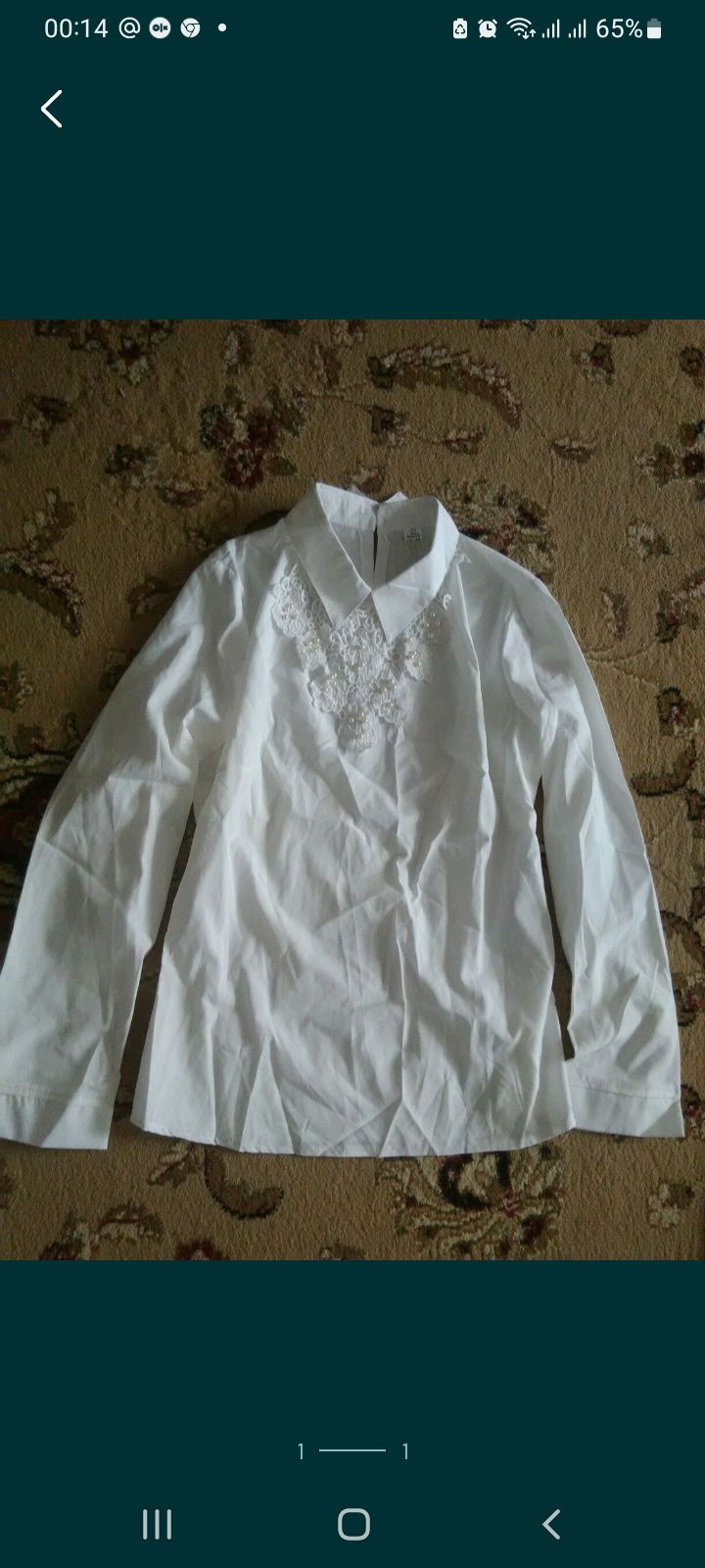 Блузка белая с кружеваит