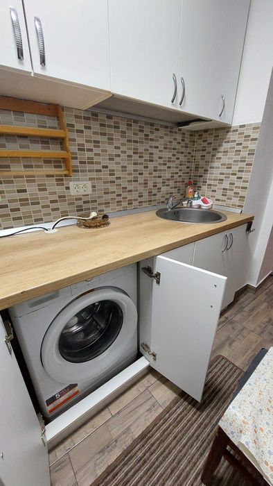 Inchiriez apartament 3 camere de Vlaicu-Lebăda