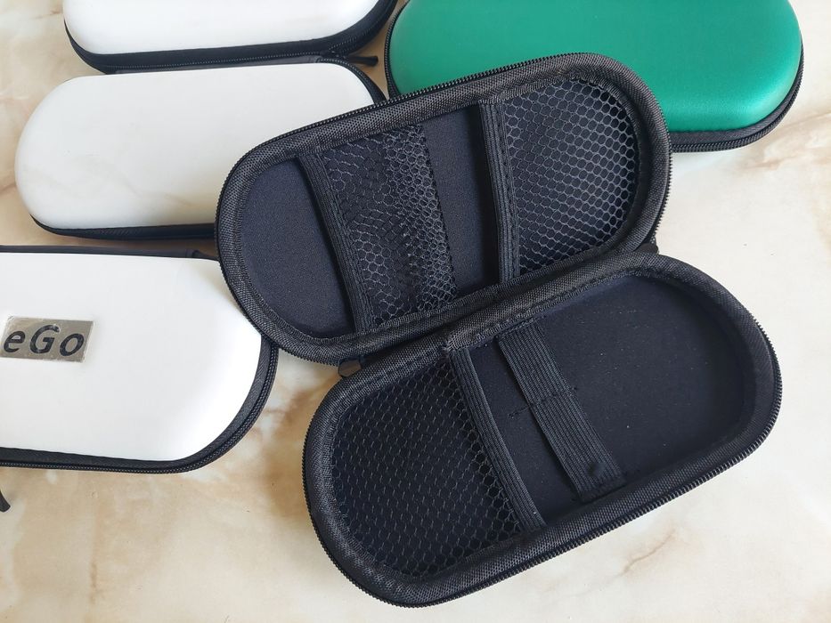 [PSP] Vând husă / huse tip penar PlayStation Portable pe alb și verde