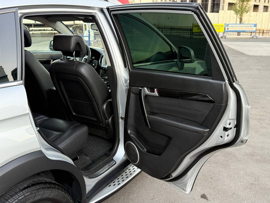 Продаётся Chevrolet Captiva 3 2013 года 3L