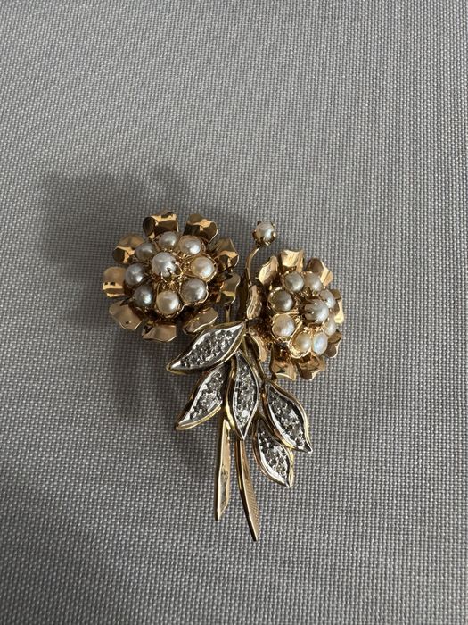 Brosa aur diamante perle