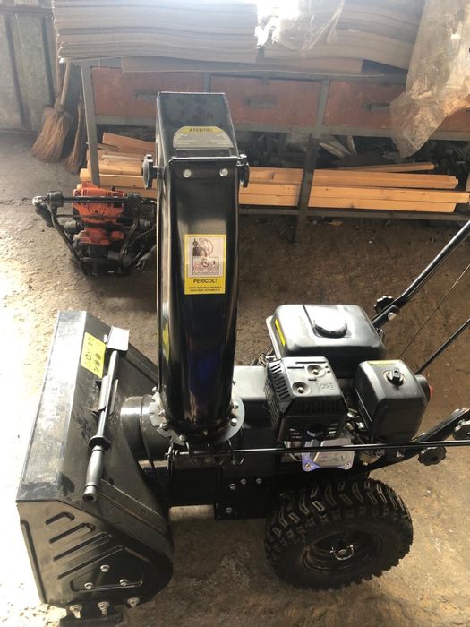 Vând freza pentru zapada Evotools ST210
