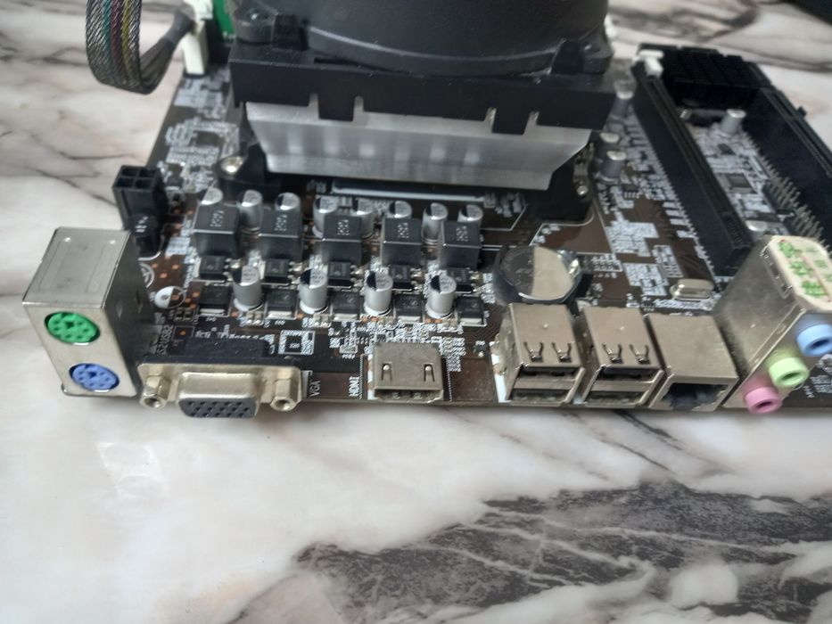 Дъно  ZX-A88MP +AMD A8-7600 +16gb ddr3