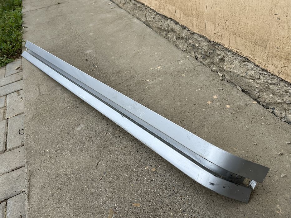 Салазки боковой двери на Тойота хайс (hiace)