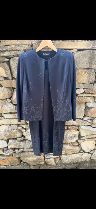 Официален костюм