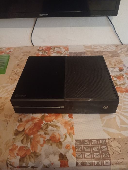 Vând Xbox One in stare perfecta.