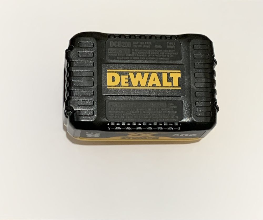 Аккумулятор DEWALT 8Ah ампер (новый)