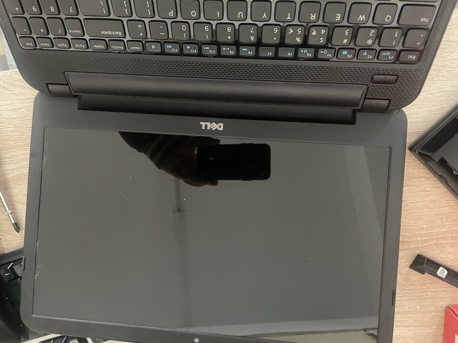 Laptop Dell Inspiron 3521