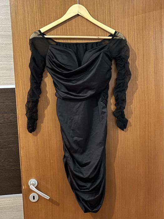 Къса вечерна рокля