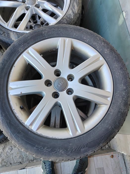 Vand URGENT  doua seturi de roti cu tot cu jante