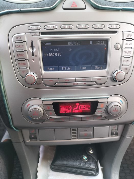 Vând Ford focus an 2010