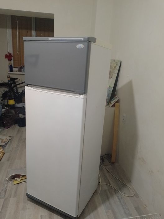 Продам холодильник Атлант