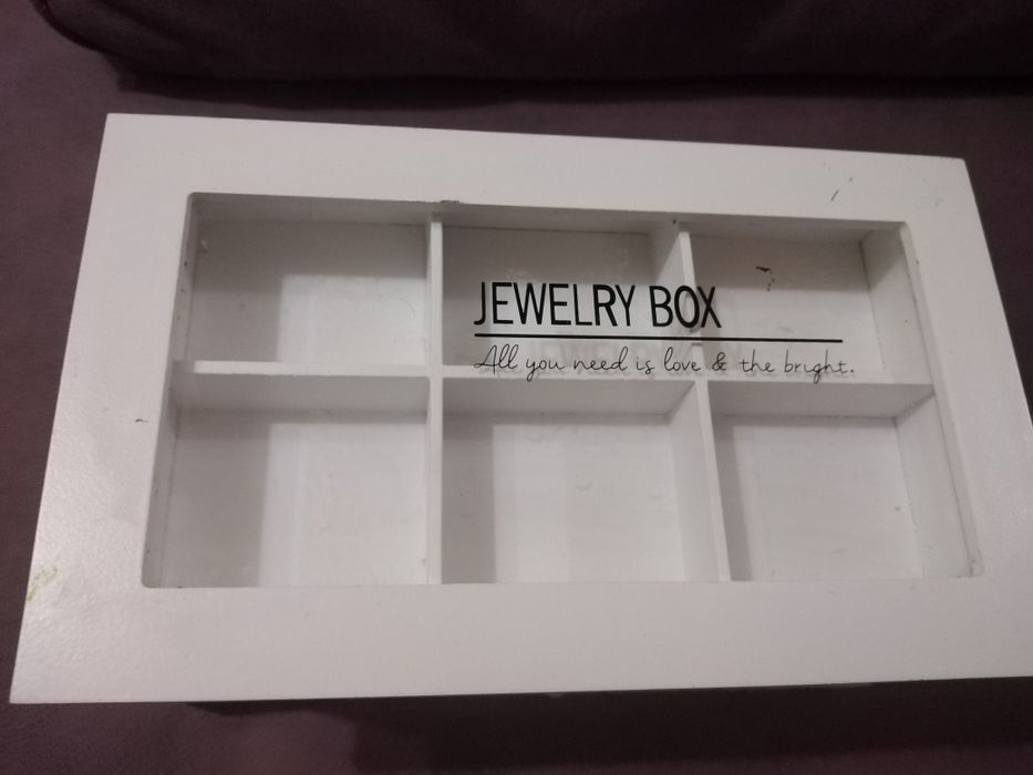 Кутия за бижута бяла