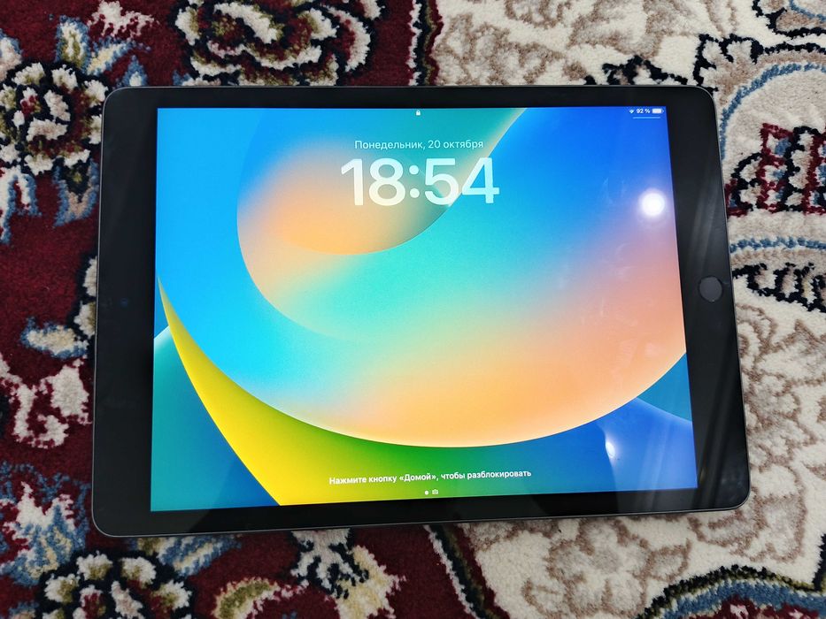 iPad 9 поколение 256gb почти новый