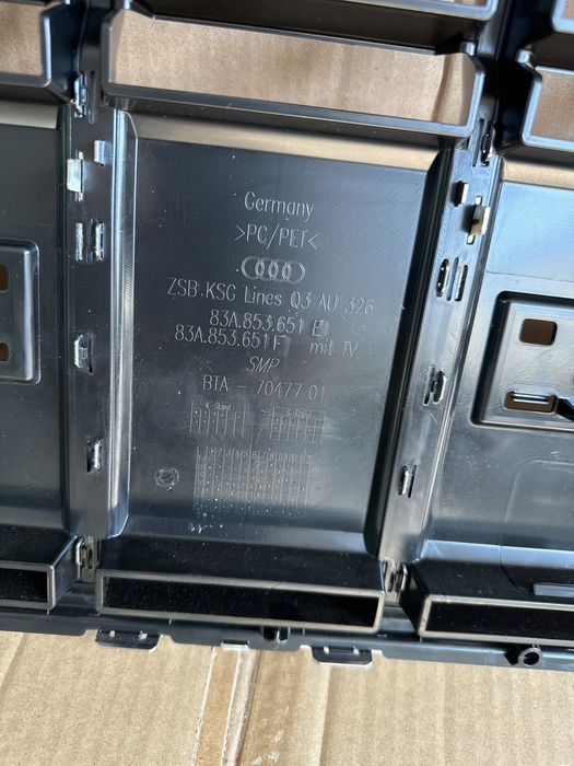 Grila AUDI Q3 F3 83A S-LINE 18- cod 83a853651