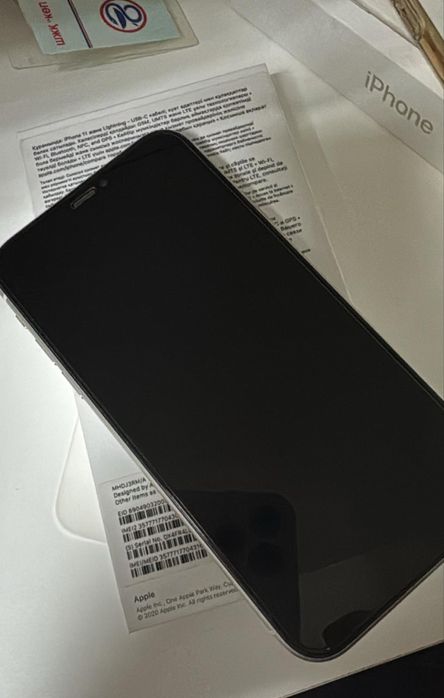 Продам Айфон 11… в 128 гб