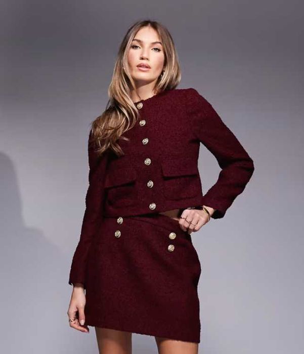 Твидовый бордовый костюм с юбкой