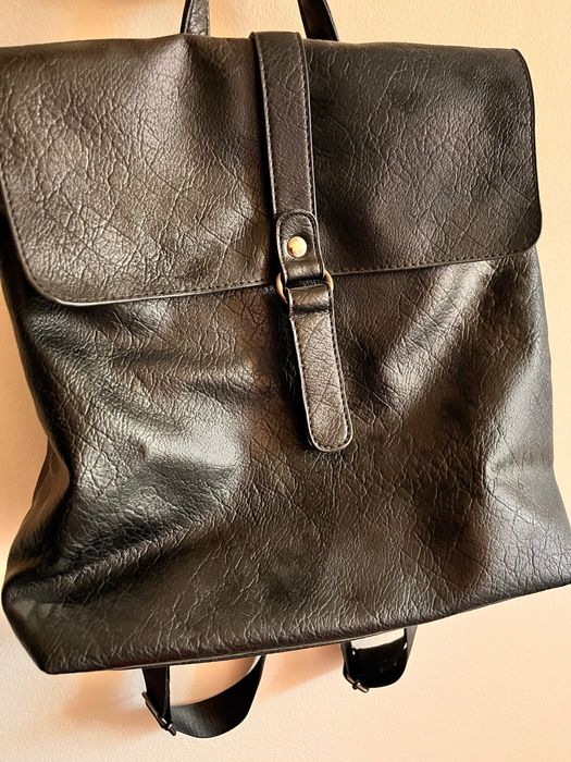 Черна Дамска раница