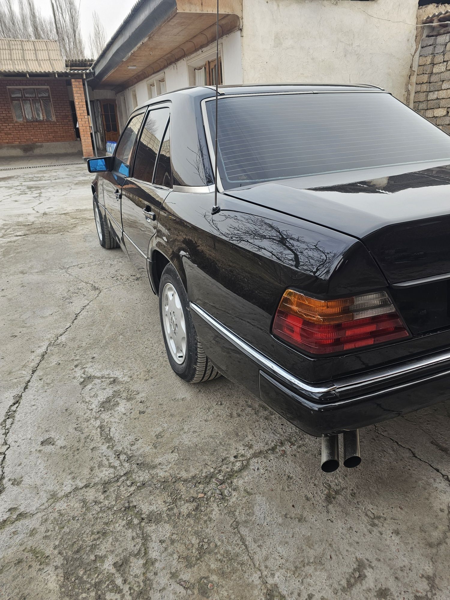 MercedesBenz  w124