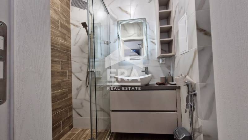 Дава се под наем Двустаен апартамент в Варна, Колхозен пазар - 65 кв.м за 450 € - Снимка #8