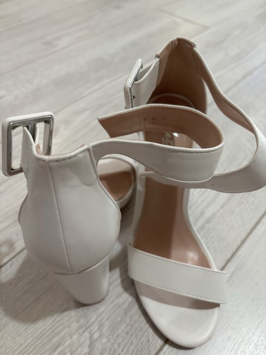 Sandale albe piele ecologica Mei